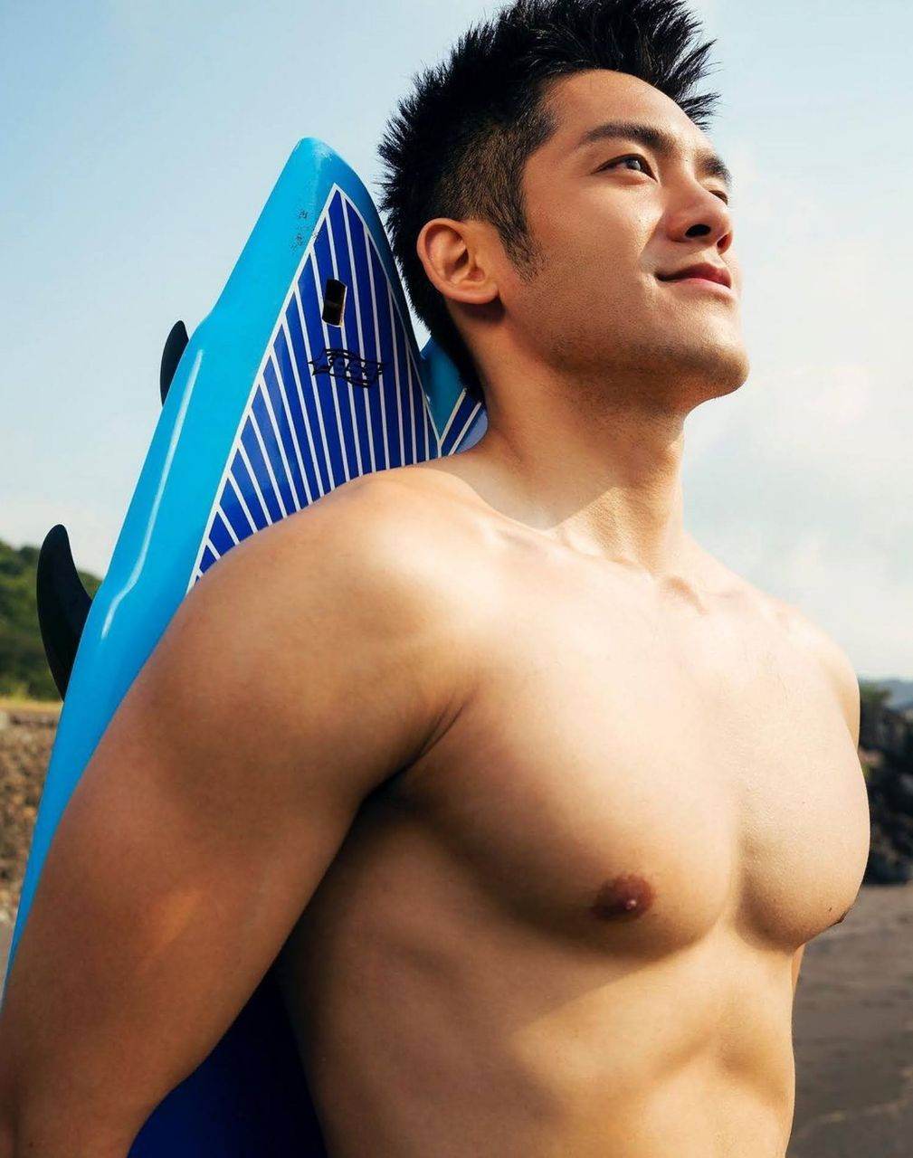 หนุ่มหล่อขึ้นปก 969.1