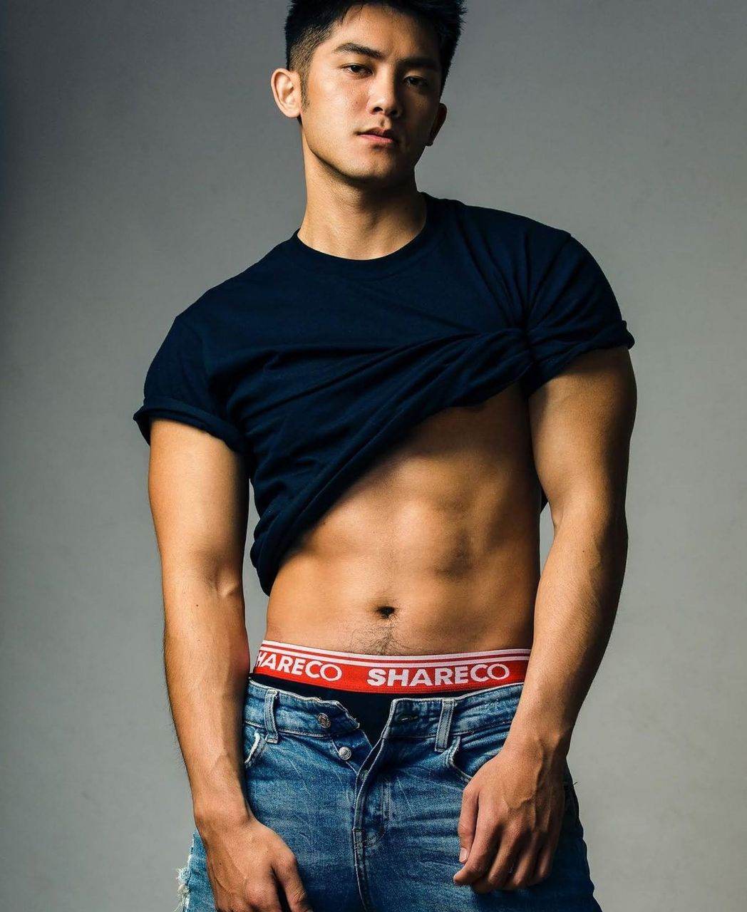 หนุ่มหล่อขึ้นปก 969.1