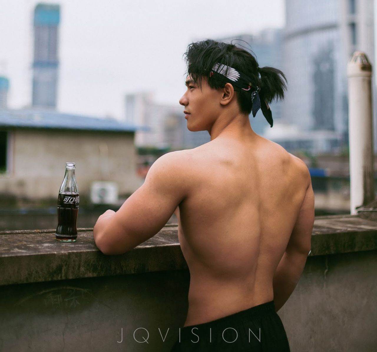 หนุ่มหล่อขึ้นปก 971.1