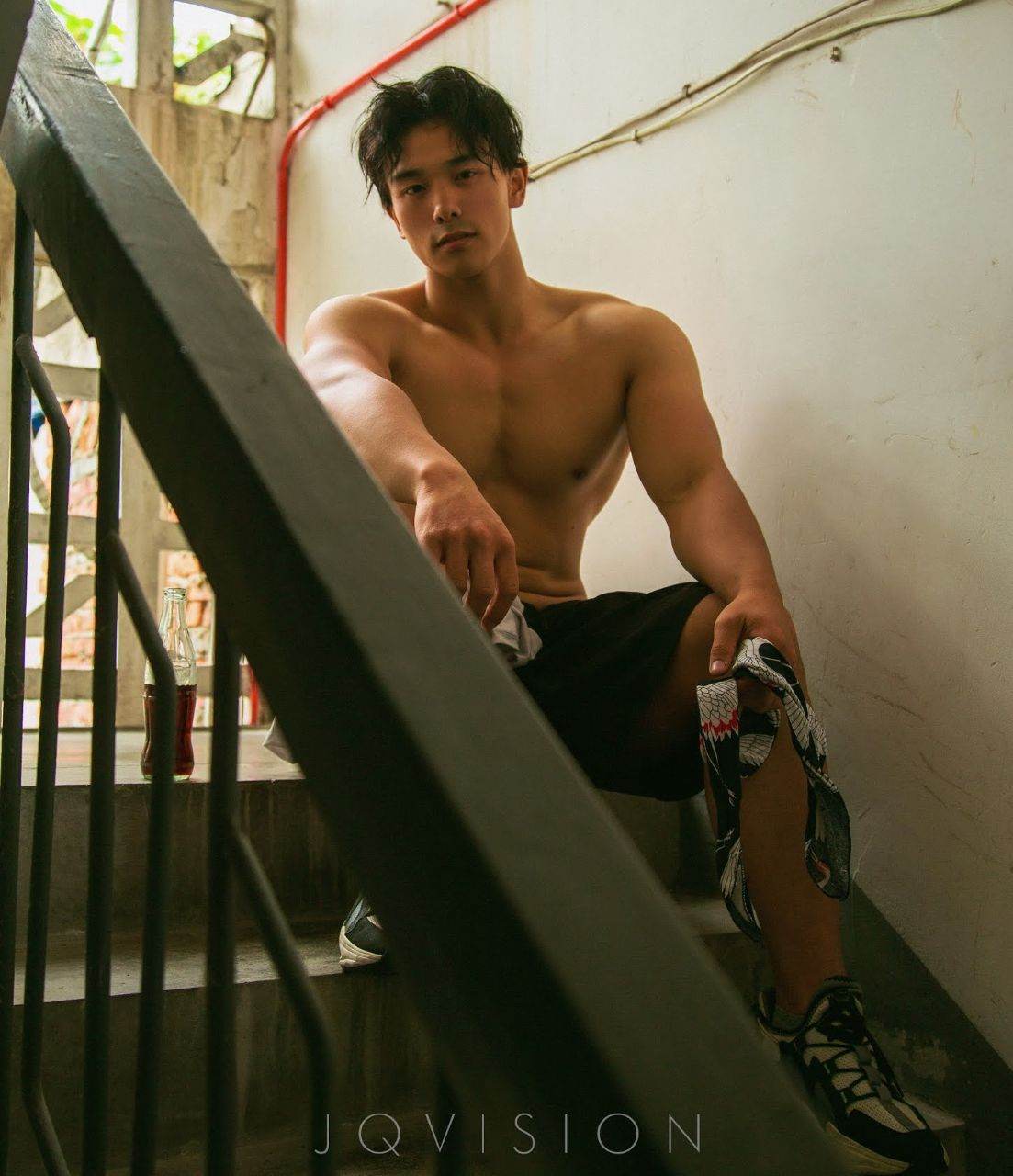 หนุ่มหล่อขึ้นปก 971.1