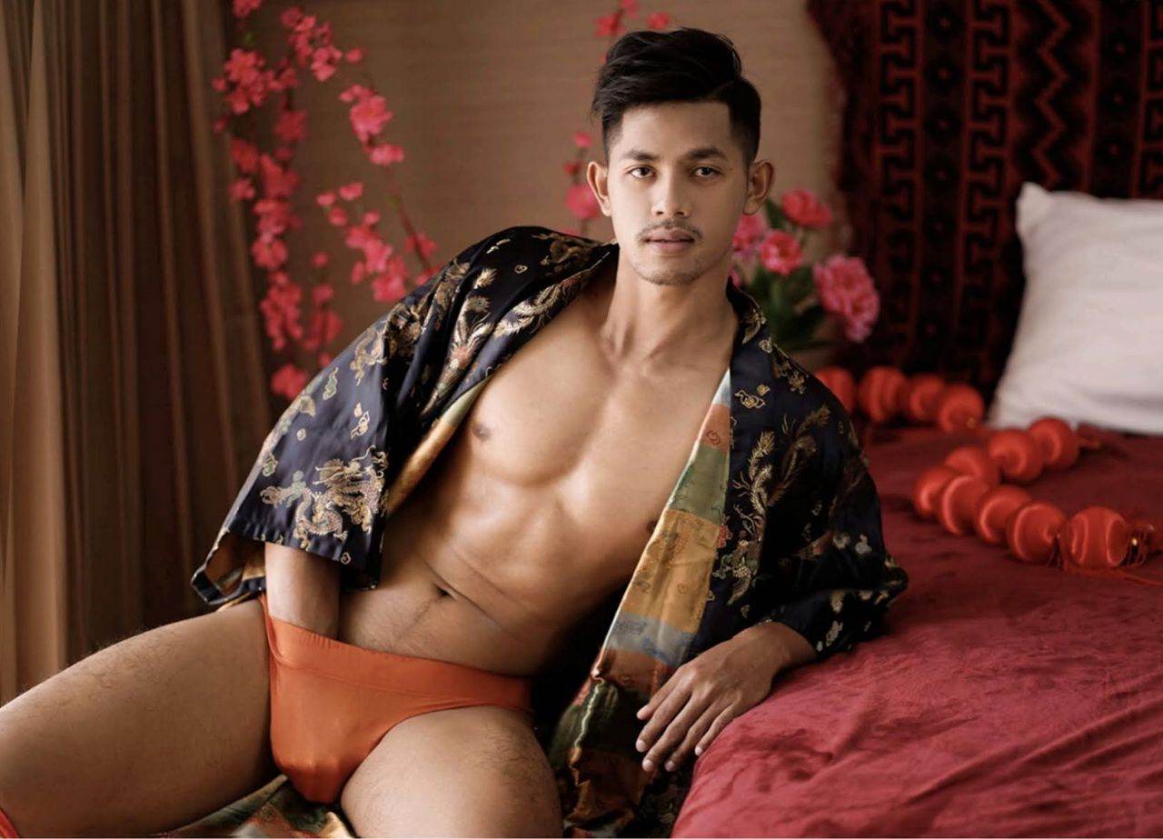 หนุ่มหล่อขึ้นปก 974.1