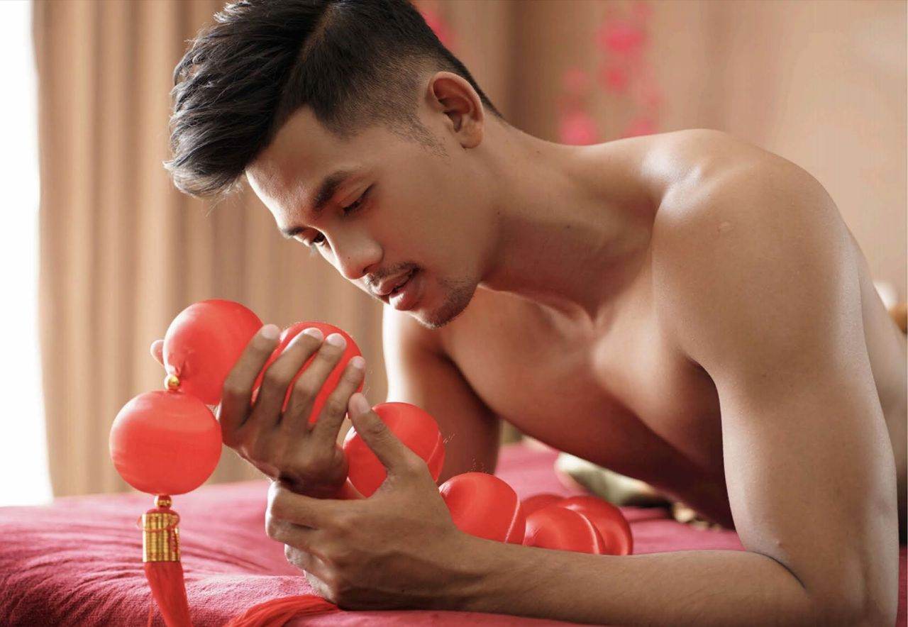หนุ่มหล่อขึ้นปก 974.1