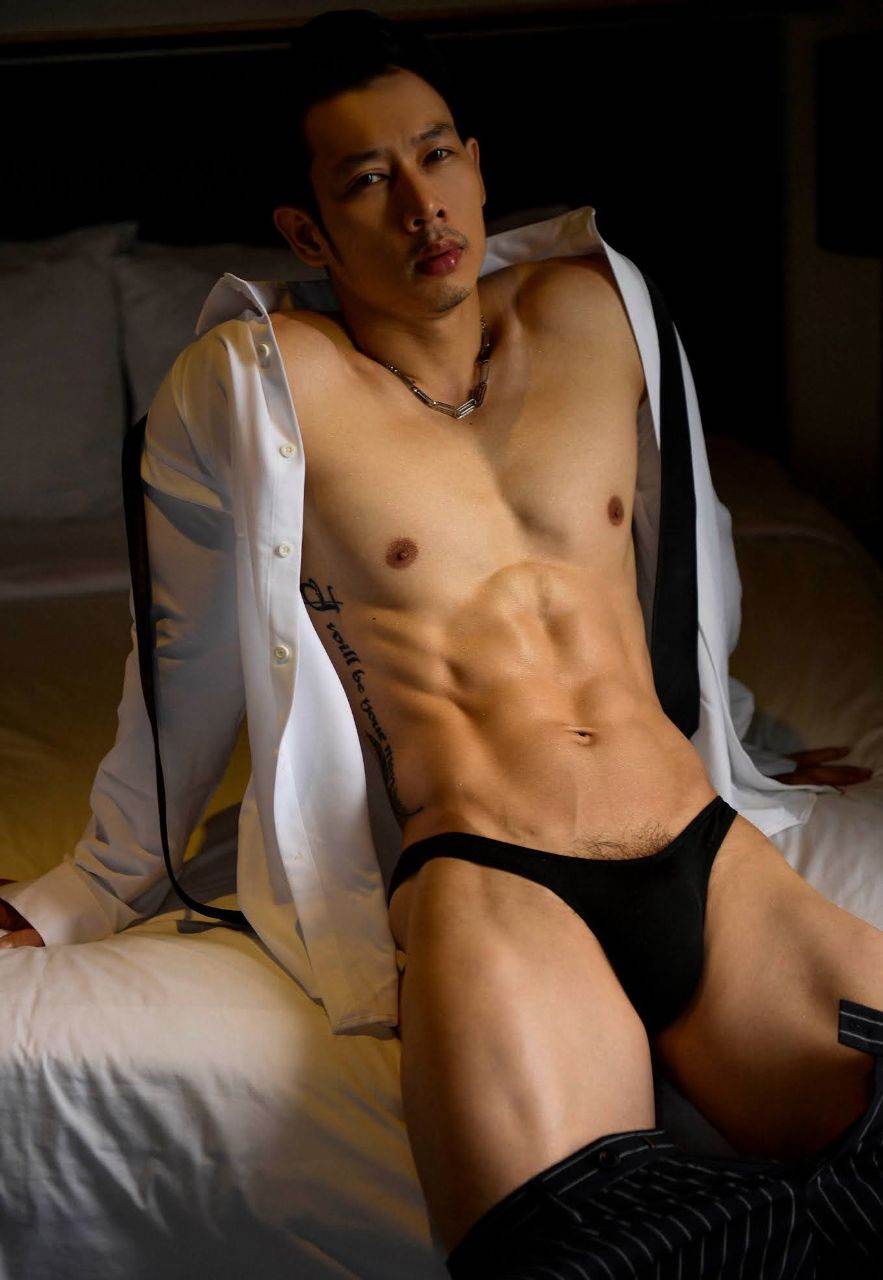 หนุ่มหล่อขึ้นปก 978.1