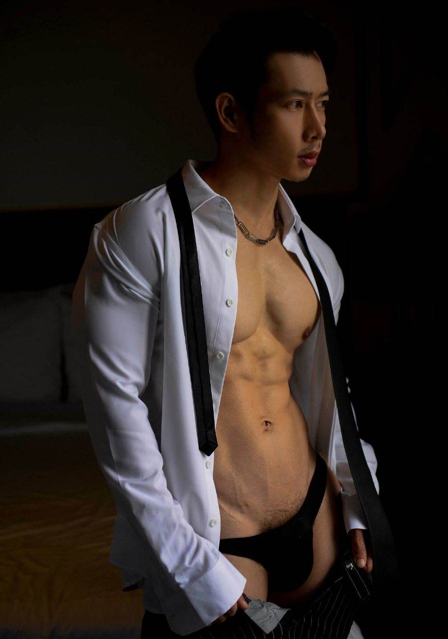 หนุ่มหล่อขึ้นปก 978.1