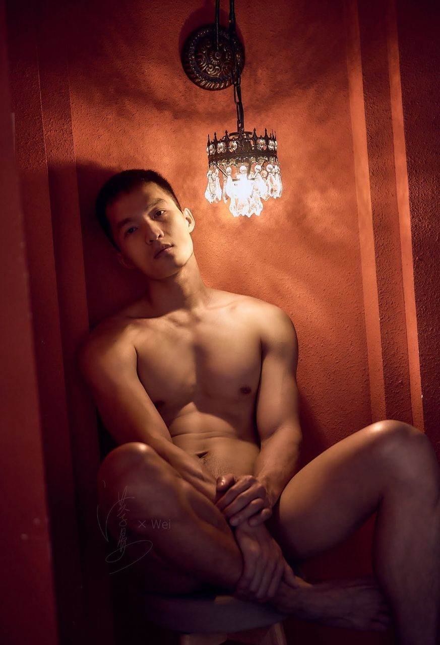 หนุ่มหล่อขึ้นปก 979.1