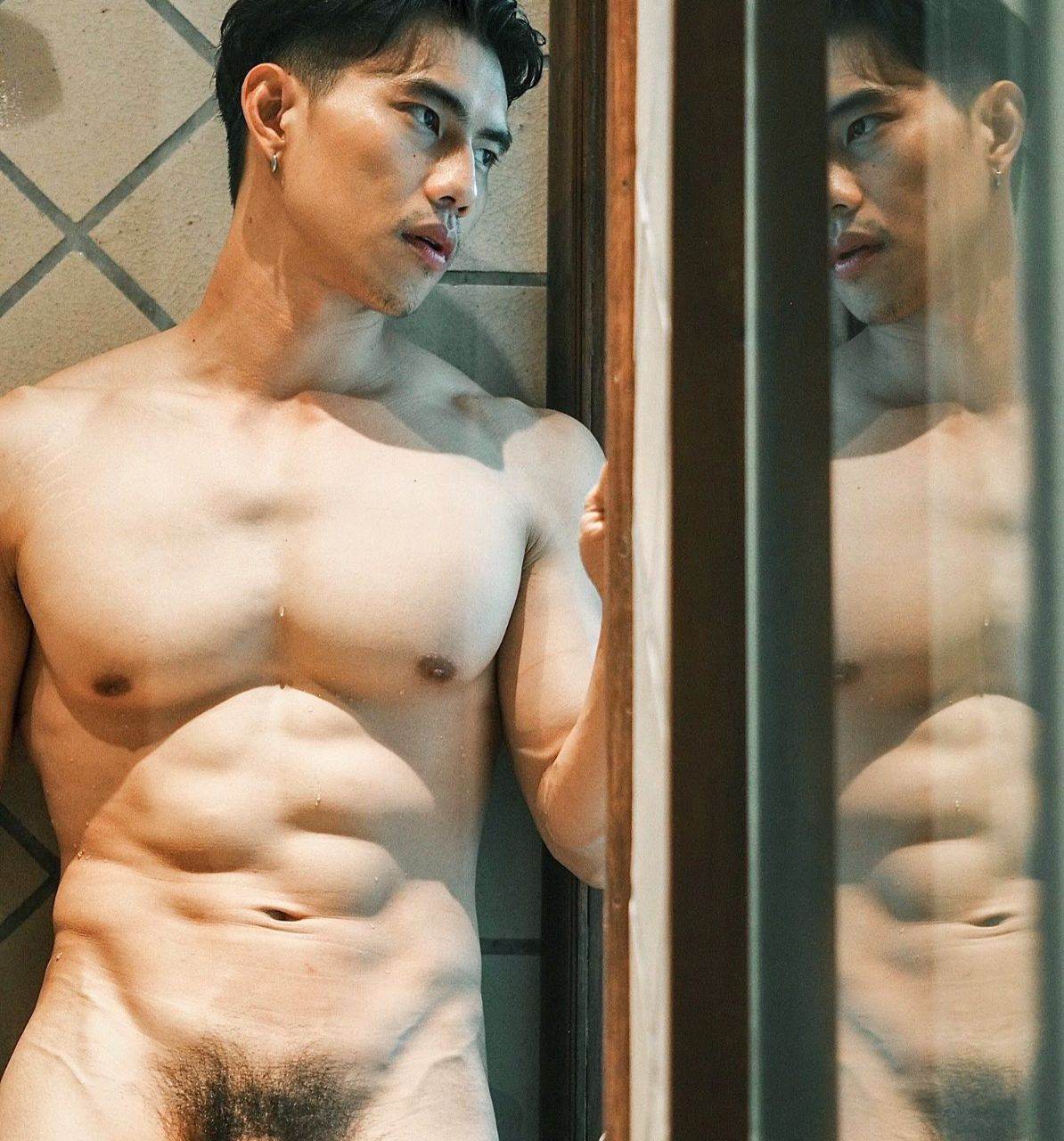 โมเม้นเมนโม๊ค
