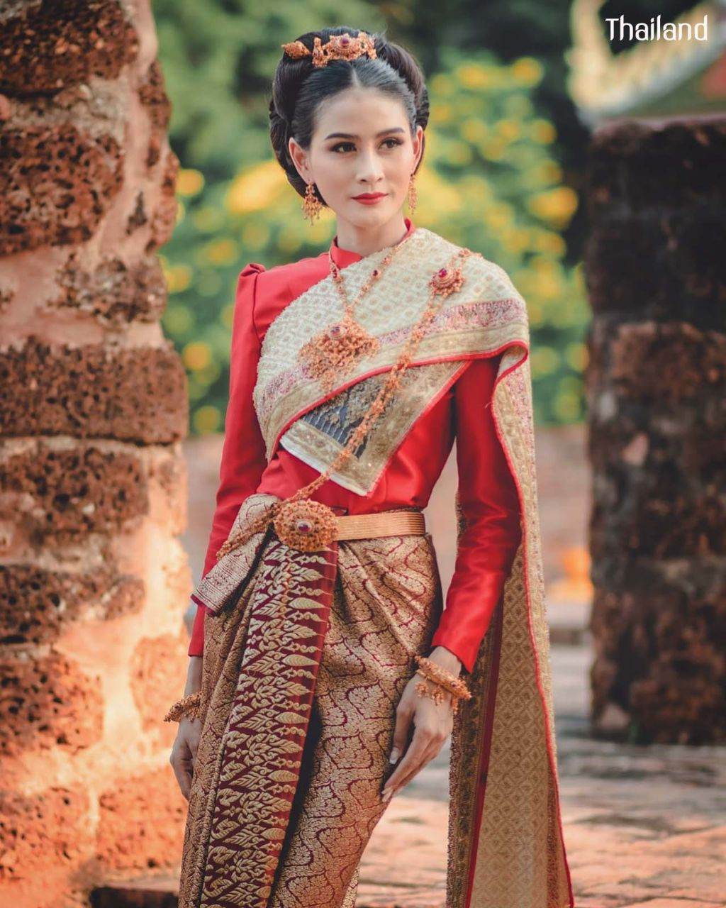 The Sbai, Thai dress (สไบ-ชุดไทย) | THAILAND 🇹🇭