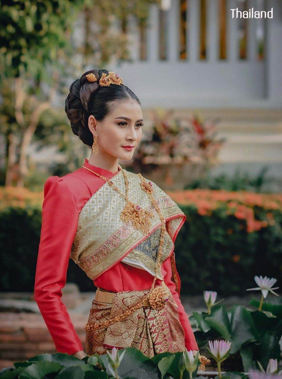 The Sbai, Thai dress (สไบ-ชุดไทย) | THAILAND 🇹🇭