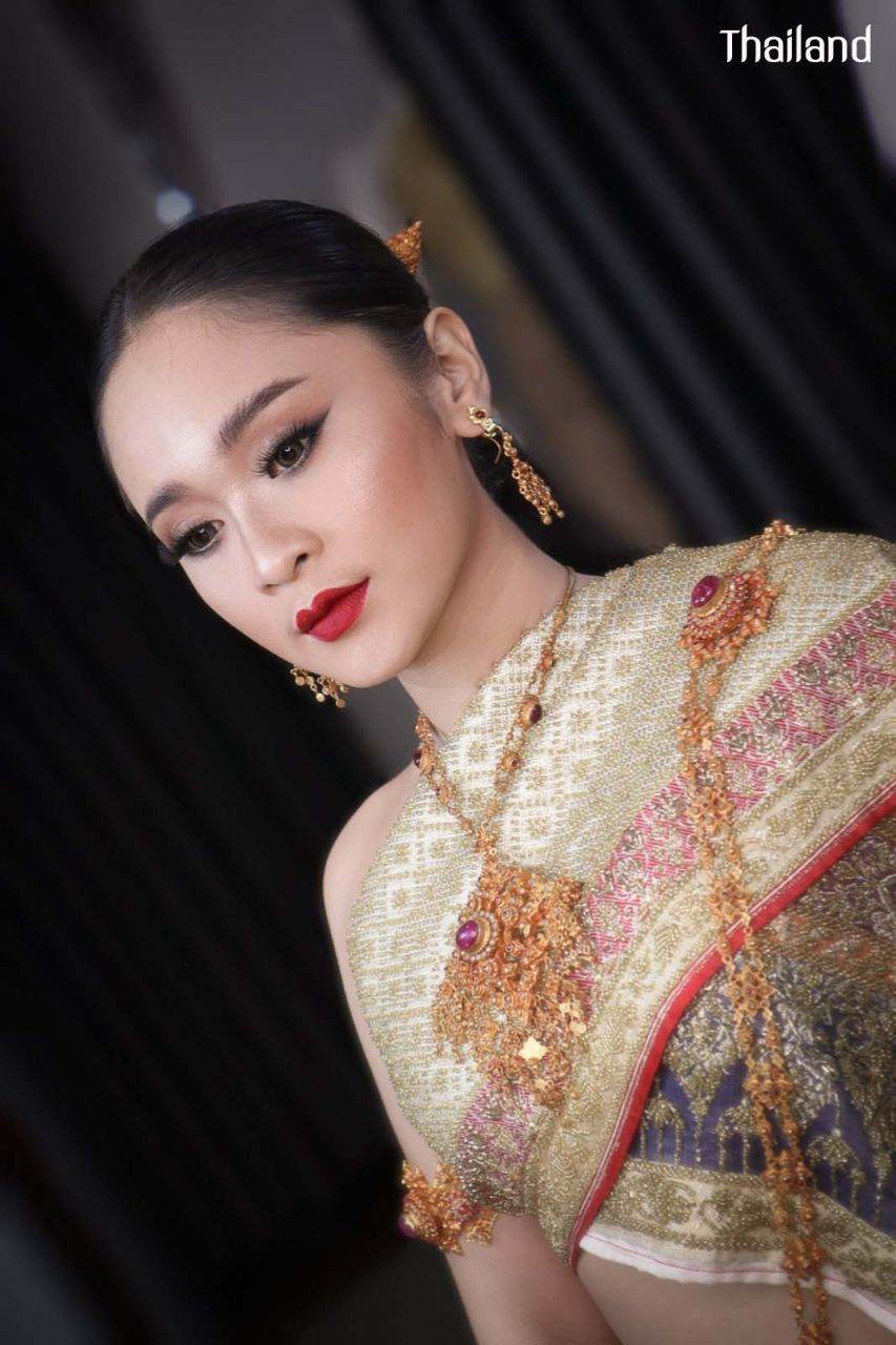 The Sbai, Thai dress (สไบ-ชุดไทย) | THAILAND 🇹🇭