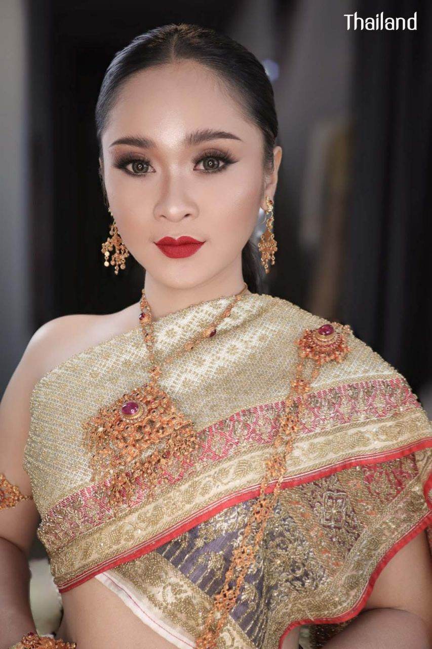 The Sbai, Thai dress (สไบ-ชุดไทย) | THAILAND 🇹🇭