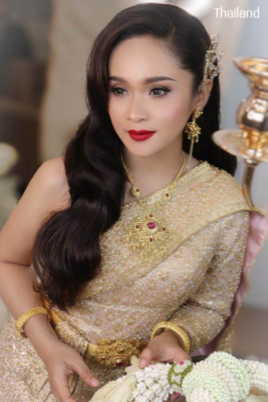 The Sbai, Thai dress (สไบ-ชุดไทย) | THAILAND 🇹🇭