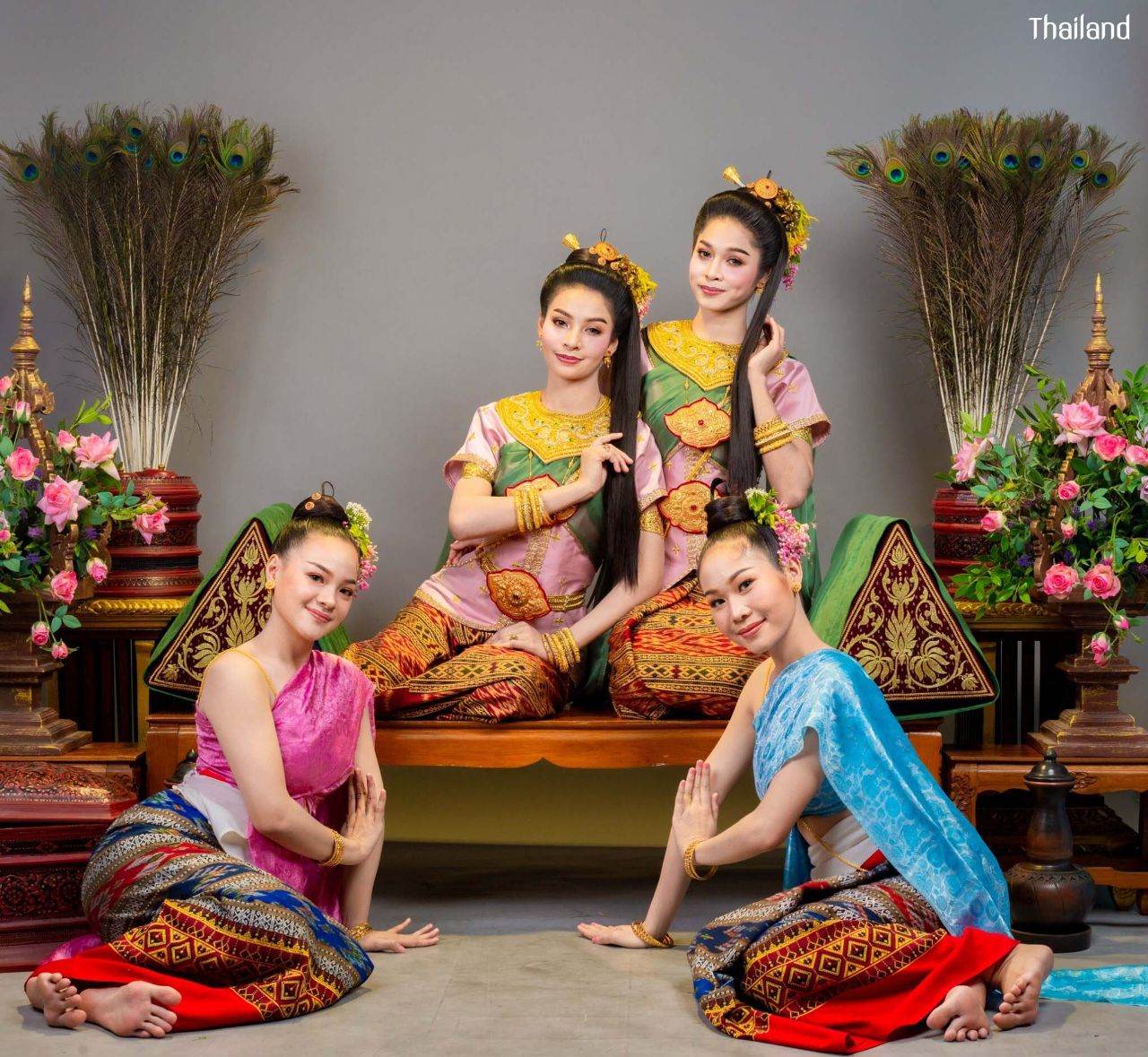 THAI DANCE ✨ เพื่อนแพงแต่งตัว "The princesses, Pra Puen and Pra Paeng get dress" | THAILAND 🇹🇭
