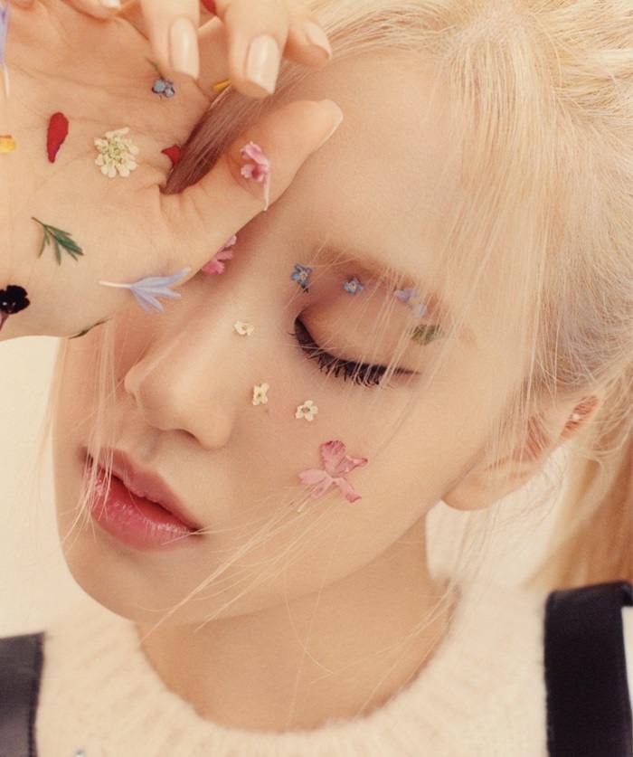 Ros&eacute; @ Vogue Australia April 2021