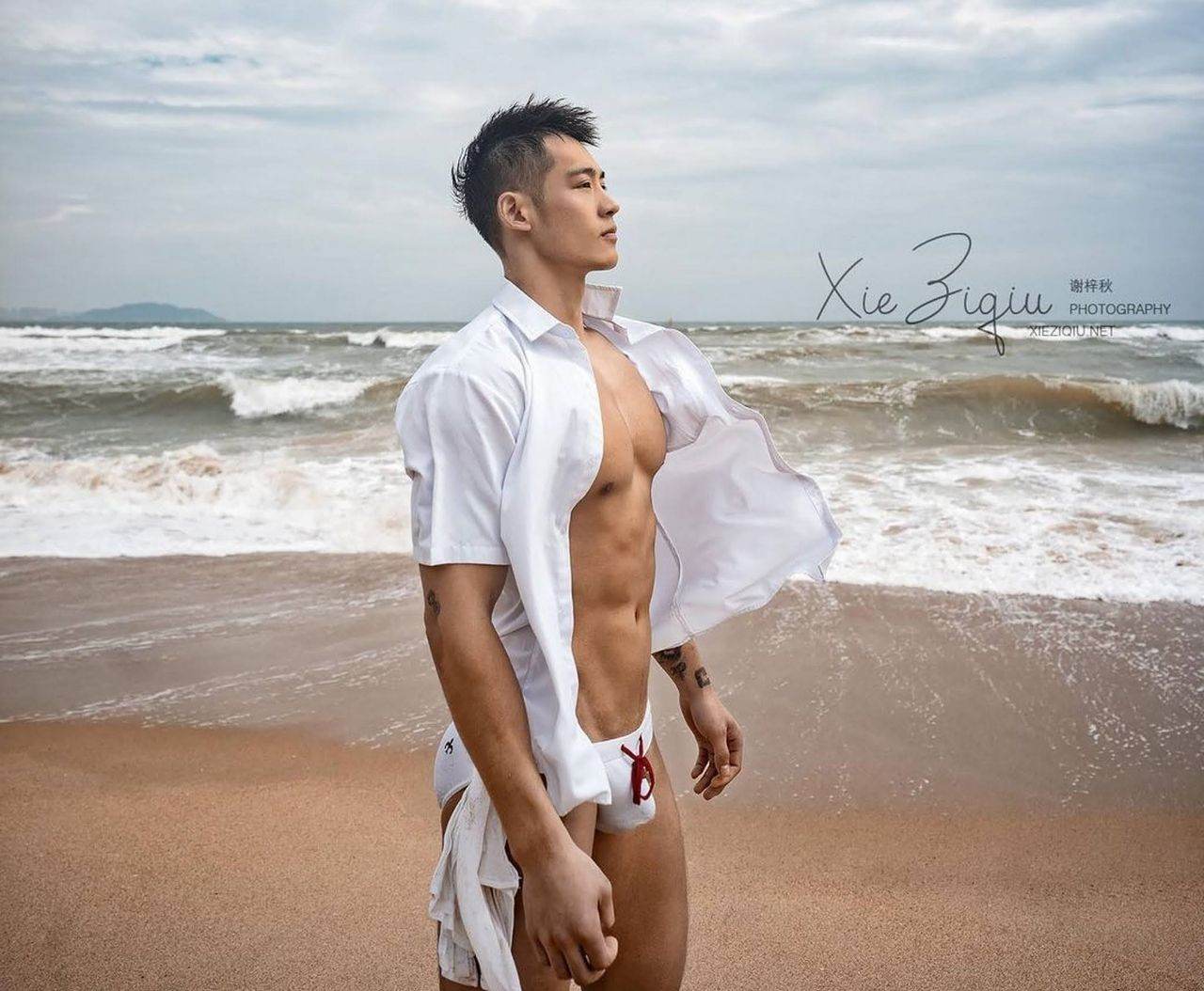 หนุ่มหล่อขึ้นปก 964.3