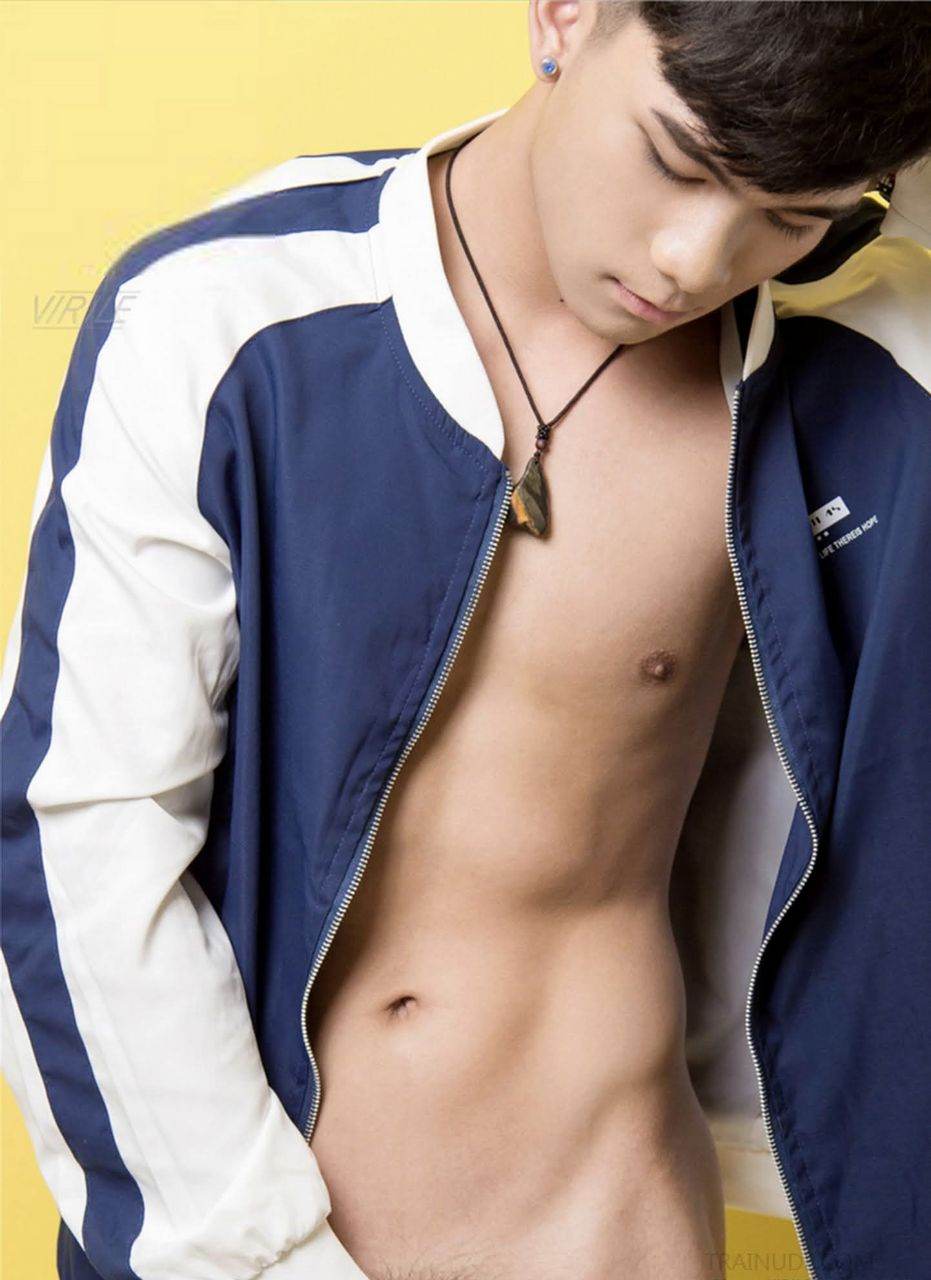 หนุ่มหล่อขึ้นปก 966.3