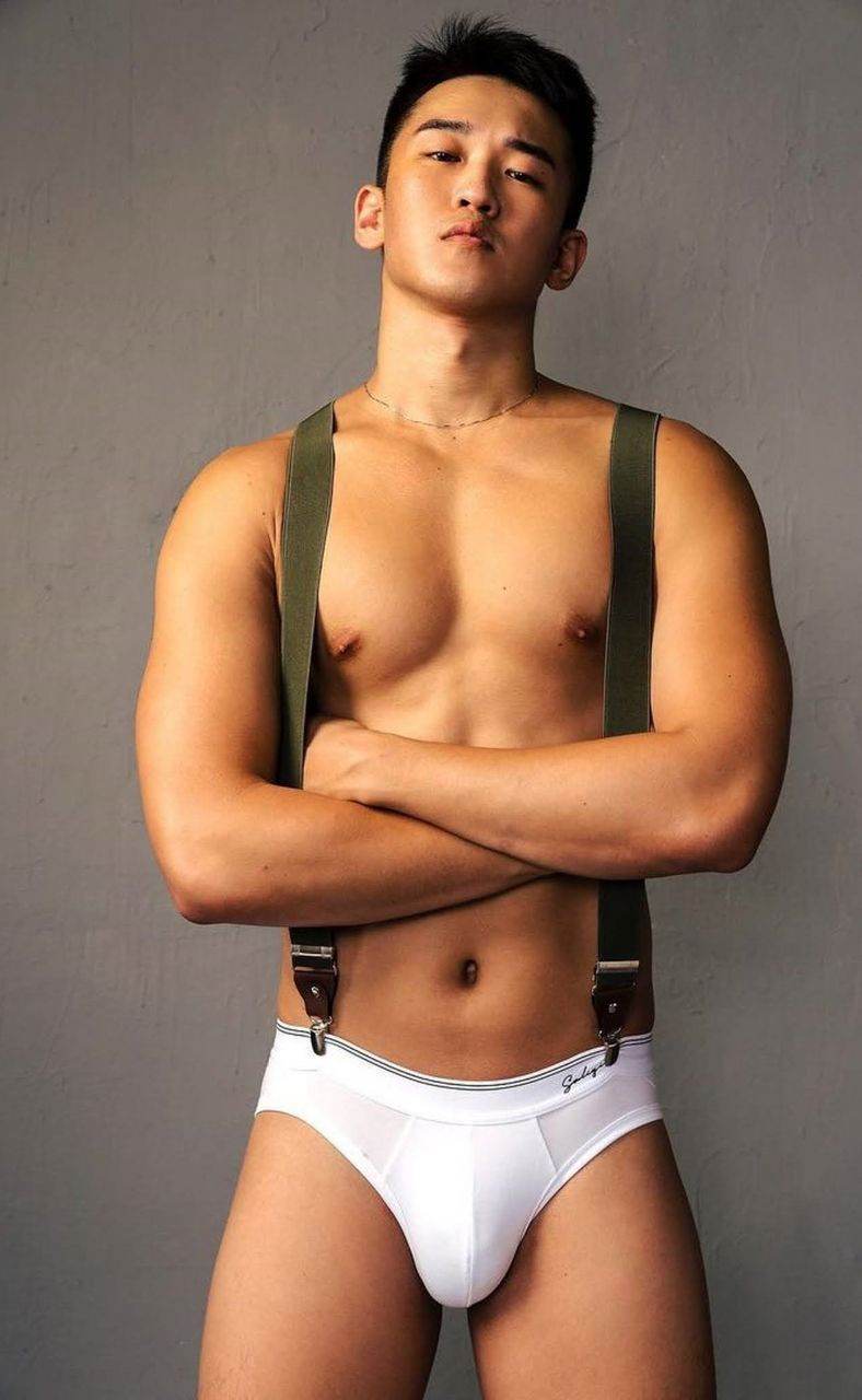 หนุ่มหล่อขึ้นปก 969.2