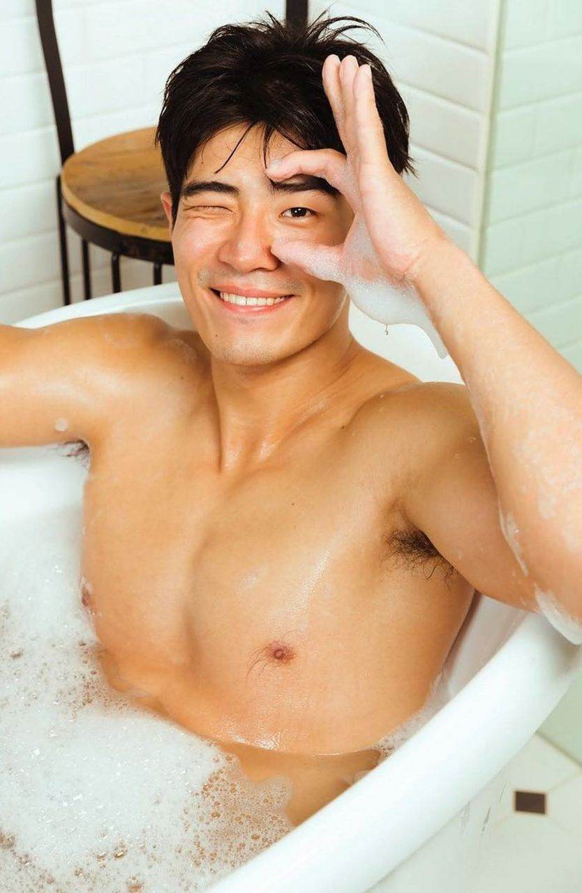 หนุ่มหล่อขึ้นปก 969.2
