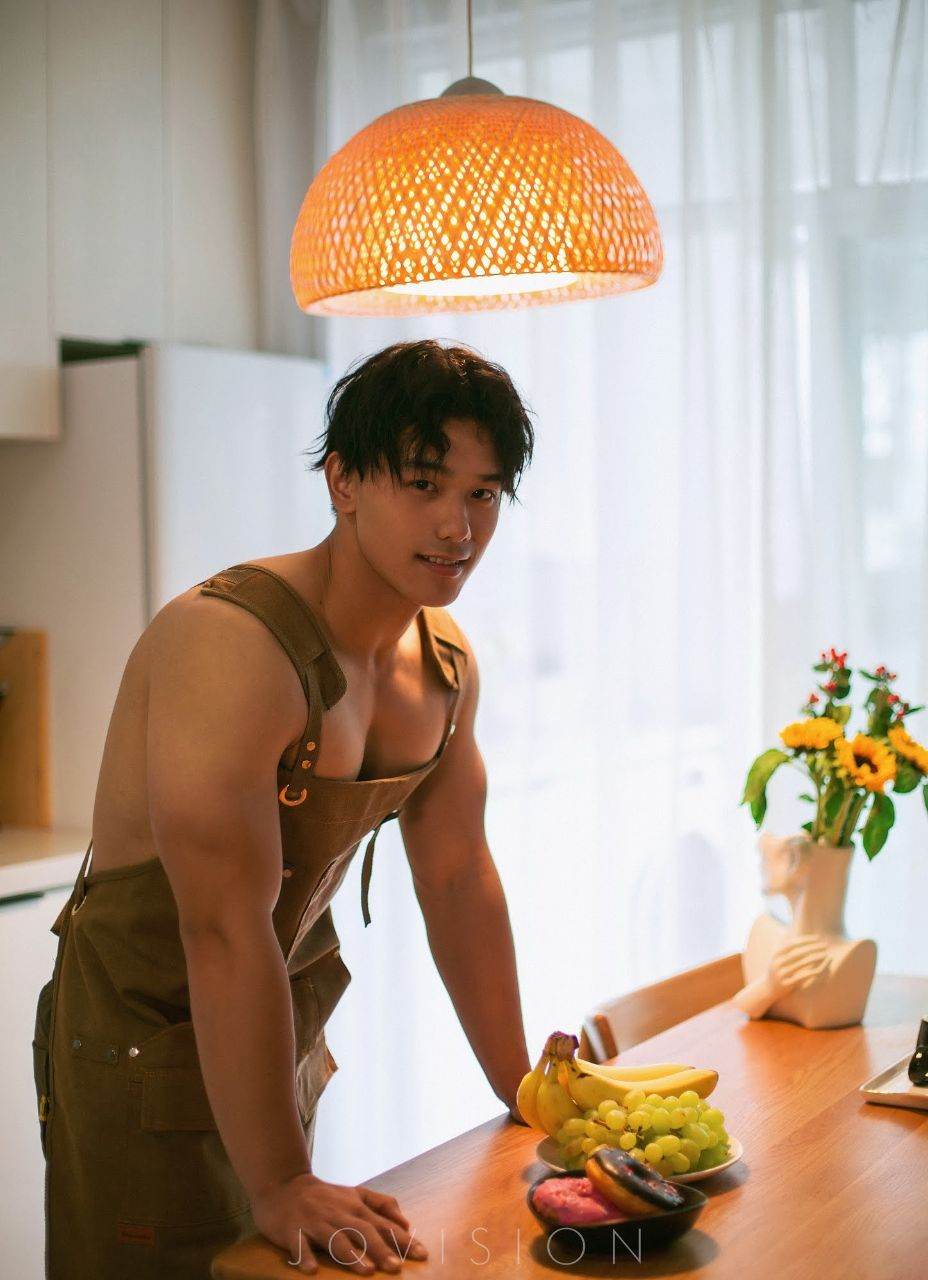 หนุ่มหล่อขึ้นปก 971.2