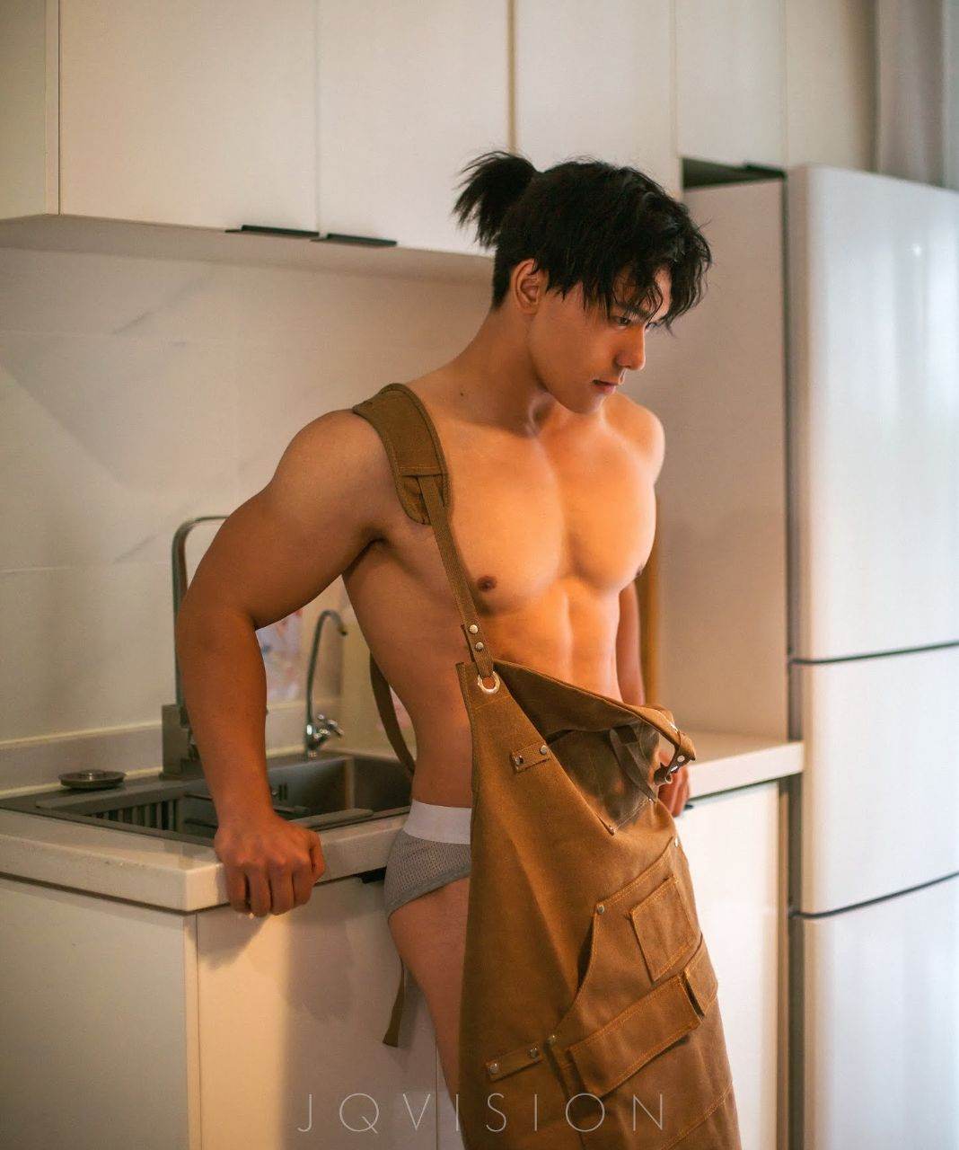 หนุ่มหล่อขึ้นปก 971.2