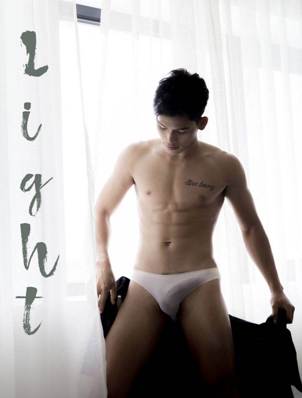 หนุ่มหล่อขึ้นปก 973.2