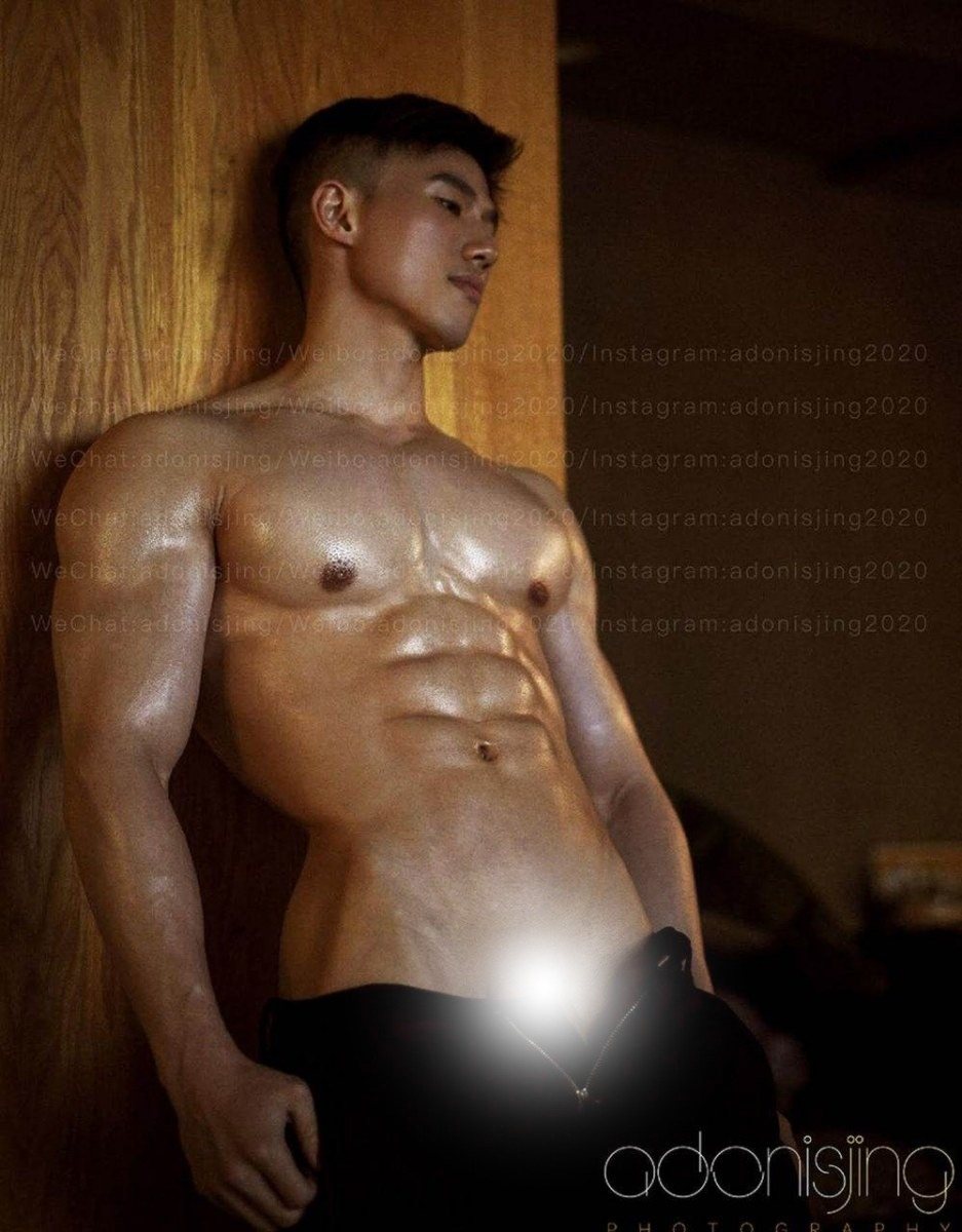 หนุ่มหล่อขึ้นปก 975.2