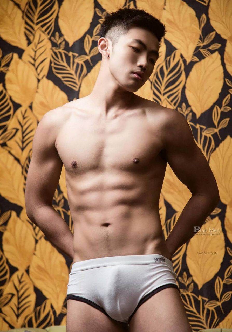 หนุ่มหล่อขึ้นปก 977.2