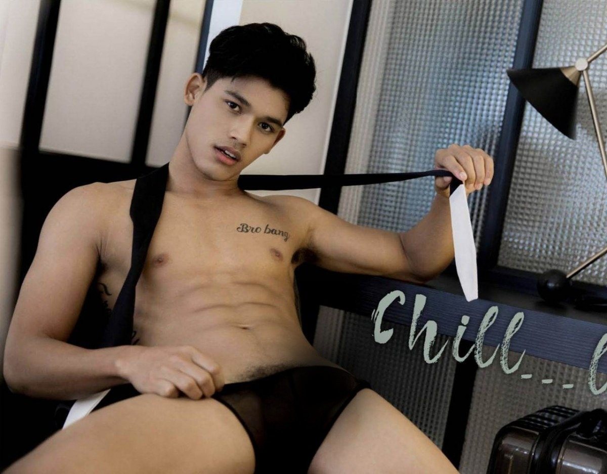 หนุ่มหล่อขึ้นปก 973.3