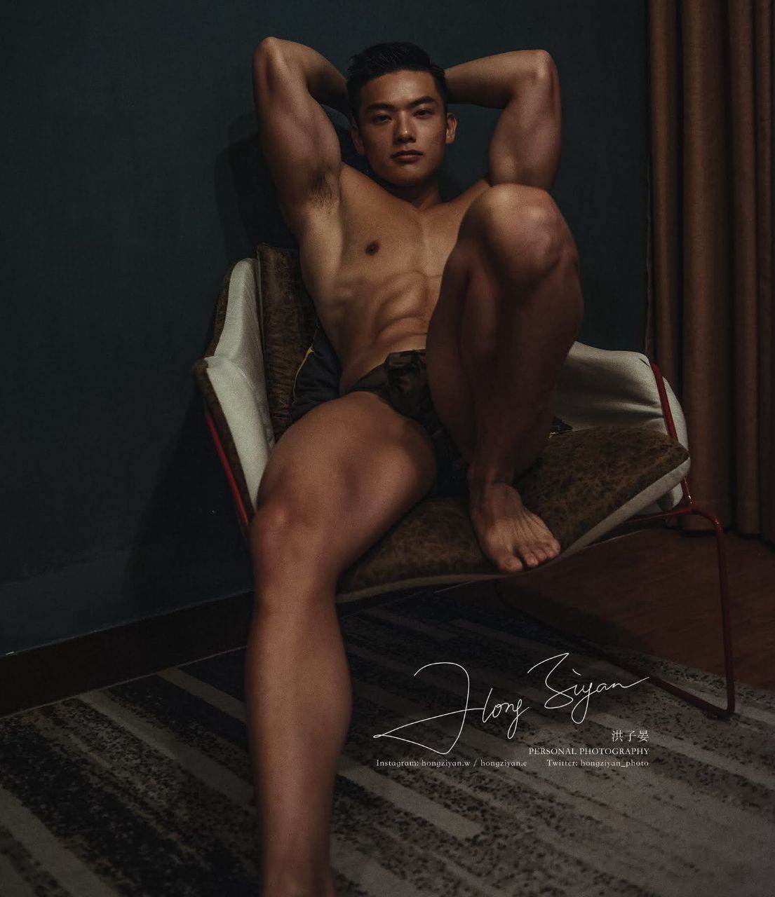 หนุ่มหล่อขึ้นปก 979.3