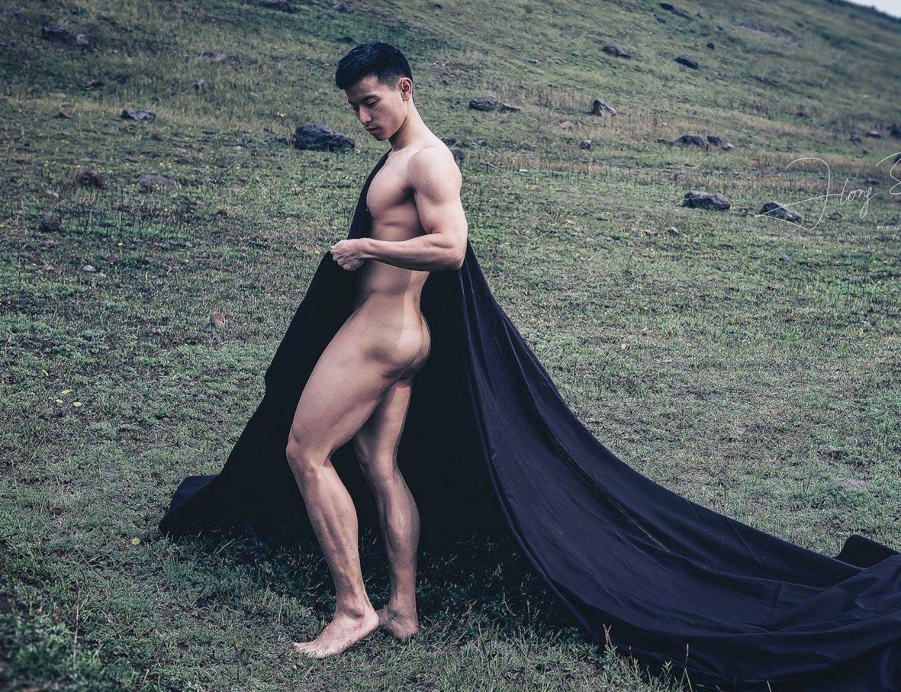 หนุ่มหล่อขึ้นปก 979.3