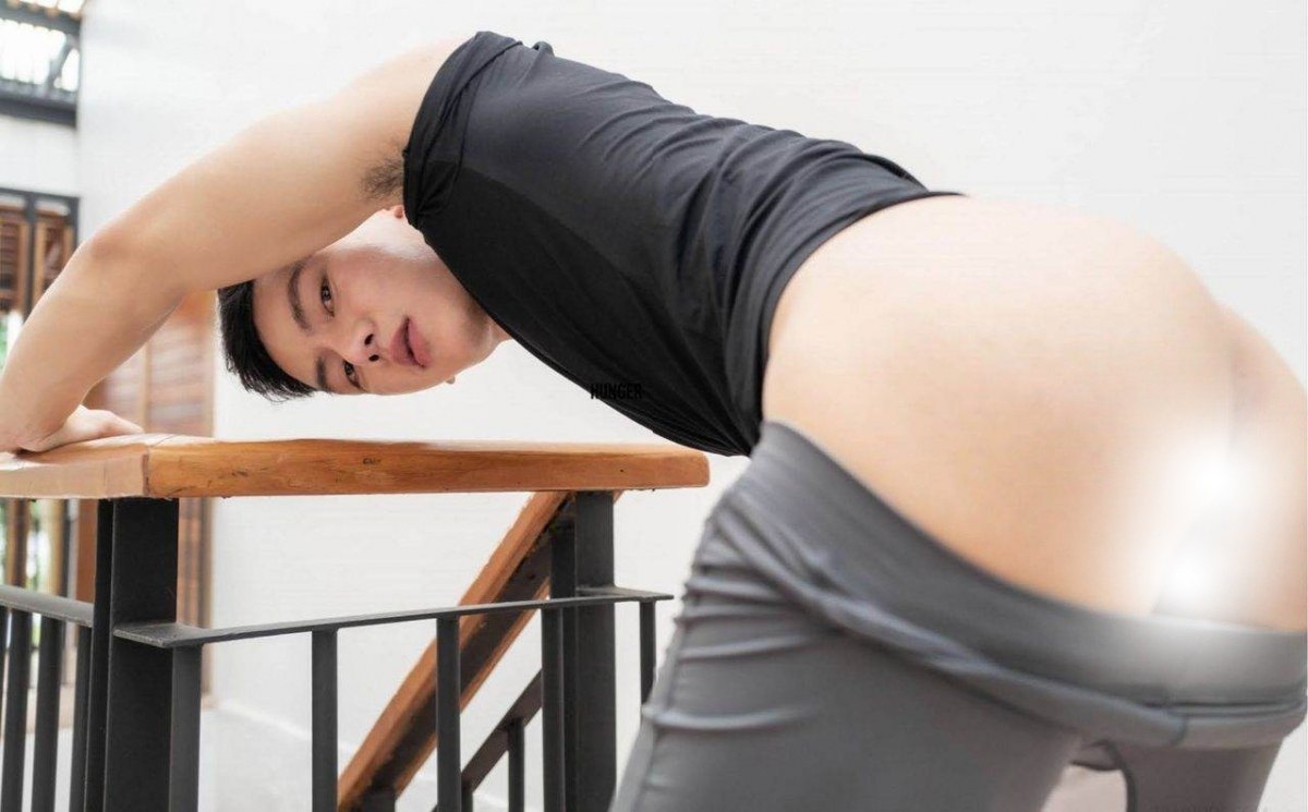 หนุ่มหล่อขึ้นปก 981.3