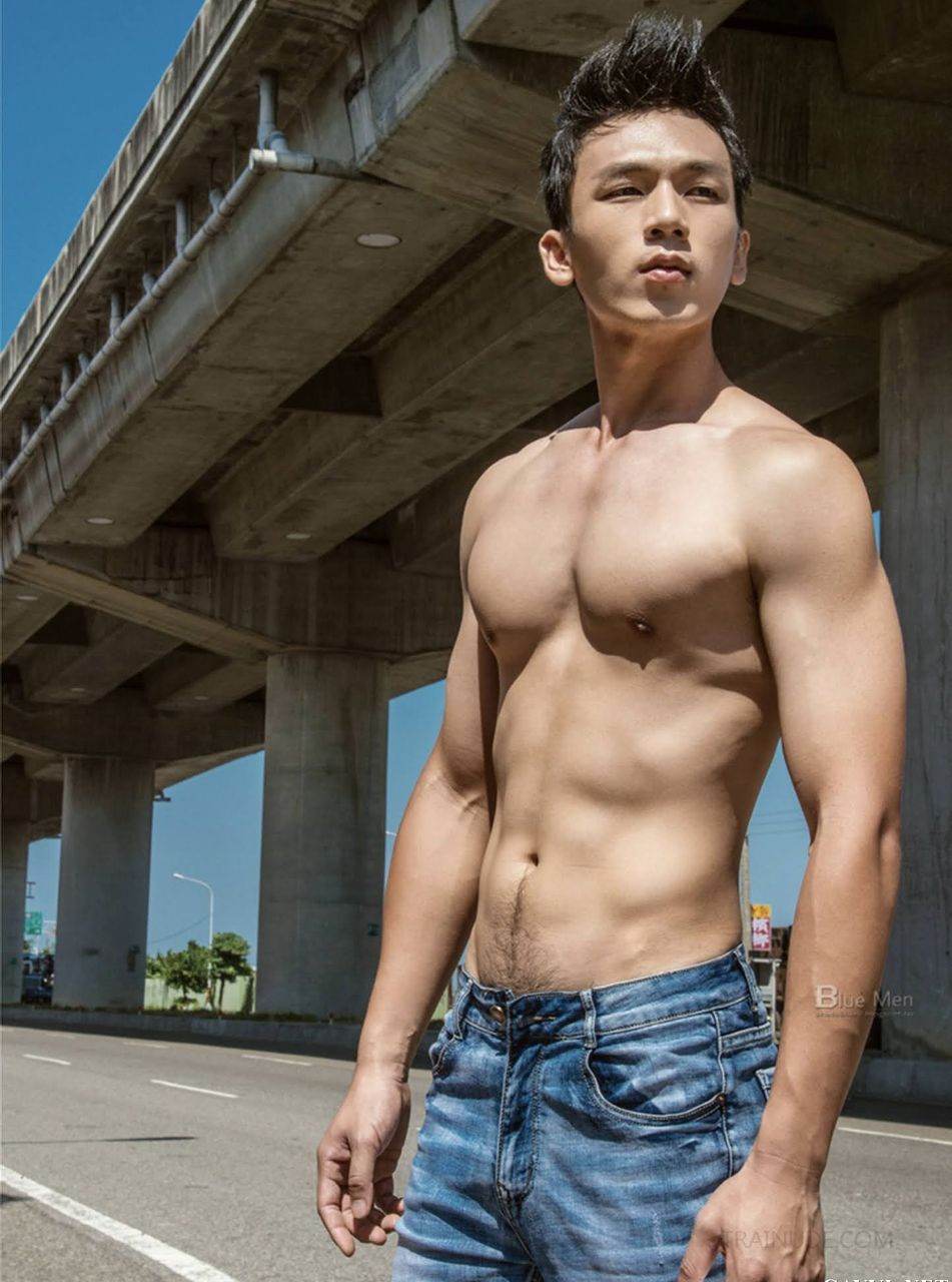 หนุ่มหล่อขึ้นปก 984