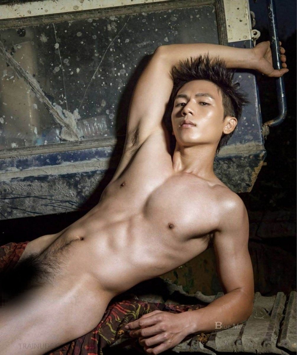 หนุ่มหล่อขึ้นปก 984