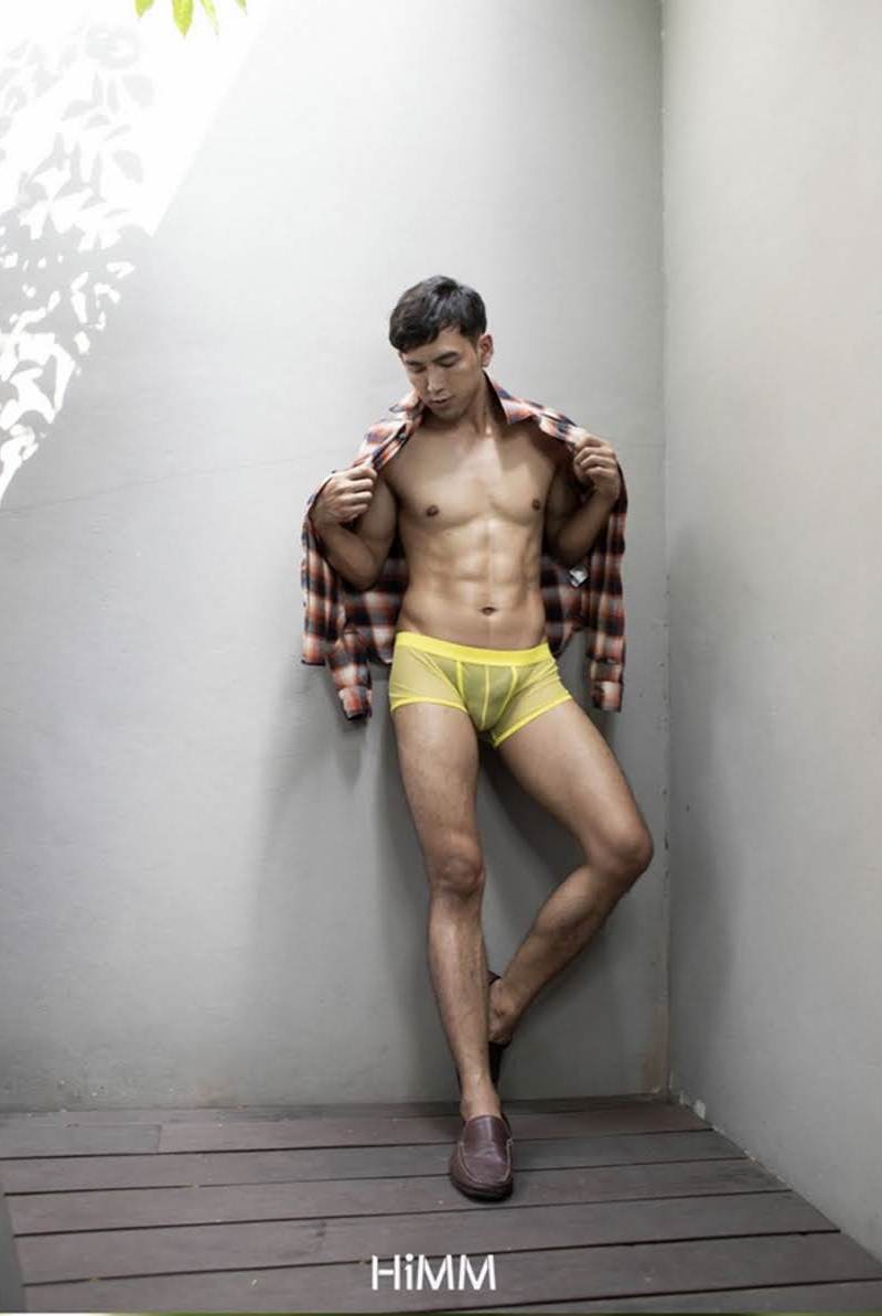 หนุ่มหล่อขึ้นปก 985