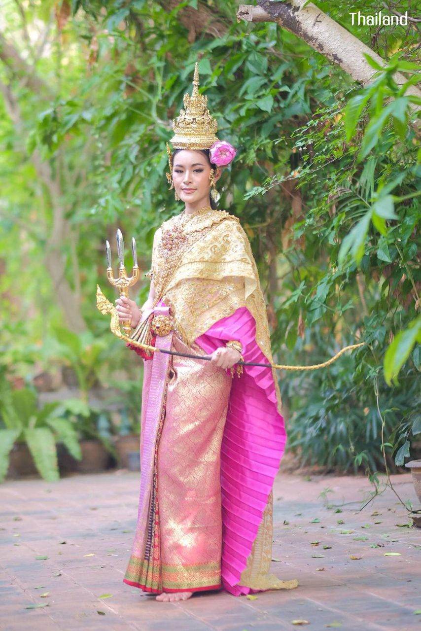 SONGKRAN LADY "Rak Sod Devi" | THAILAND 🇹🇭