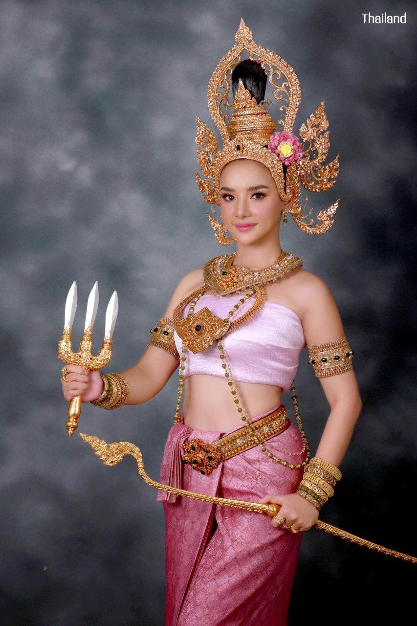 SONGKRAN LADY "Rak Sod Devi" | THAILAND 🇹🇭