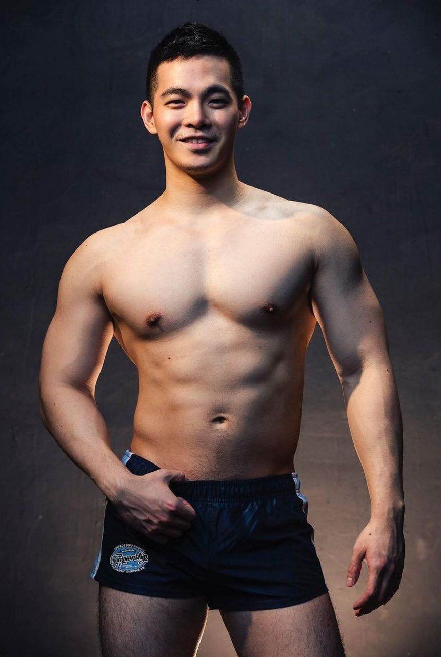หนุ่มหล่อขึ้นปก 969.4