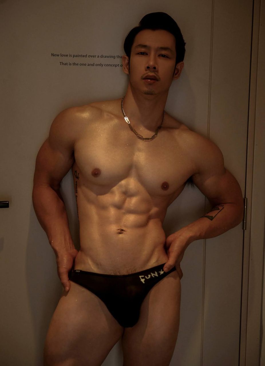 หนุ่มหล่อขึ้นปก 978.4