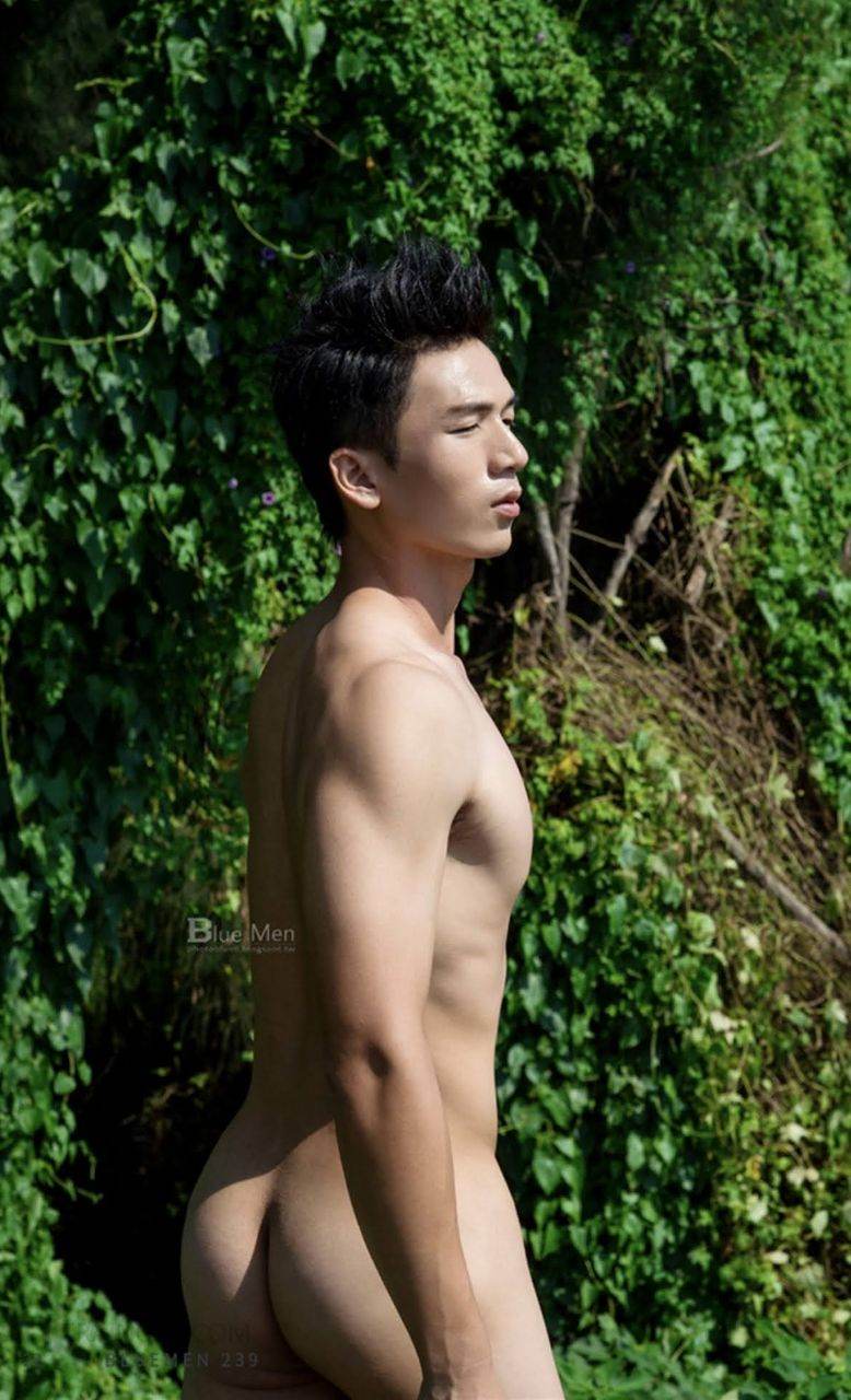 หนุ่มหล่อขึ้นปก 984.1