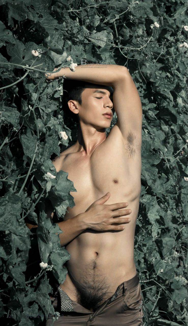 หนุ่มหล่อขึ้นปก 984.1
