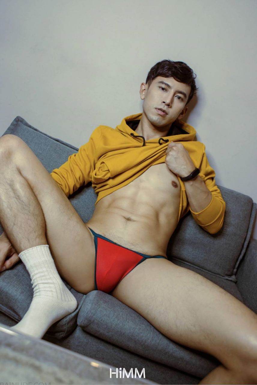 หนุ่มหล่อขึ้นปก 985.1
