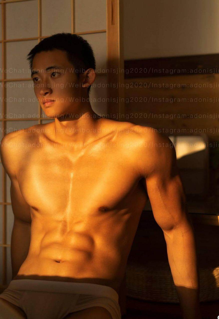 หนุ่มหล่อขึ้นปก 986.1