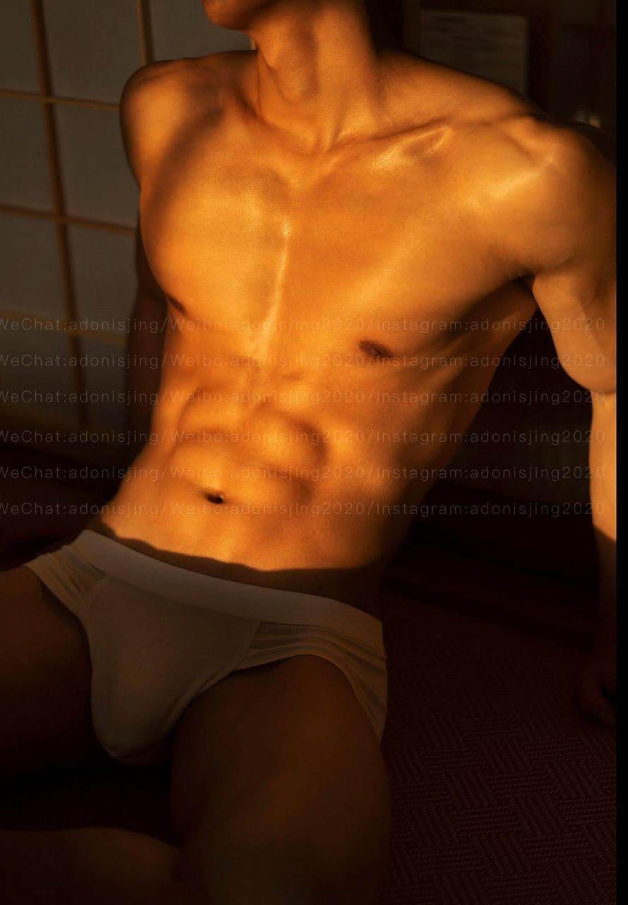 หนุ่มหล่อขึ้นปก 986.1