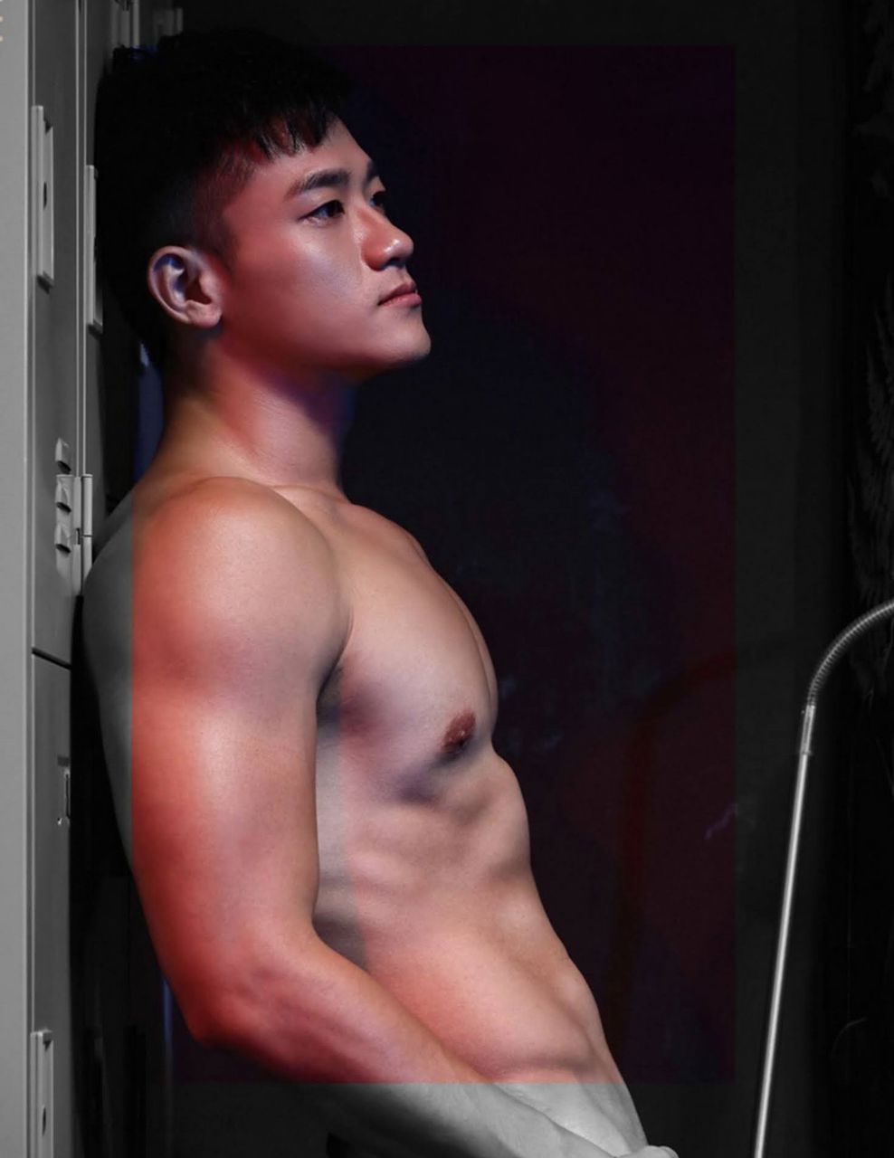 หนุ่มหล่อขึ้นปก 987.1