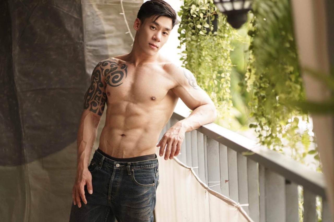 ถอดโชว์เรือนร่าง 2712