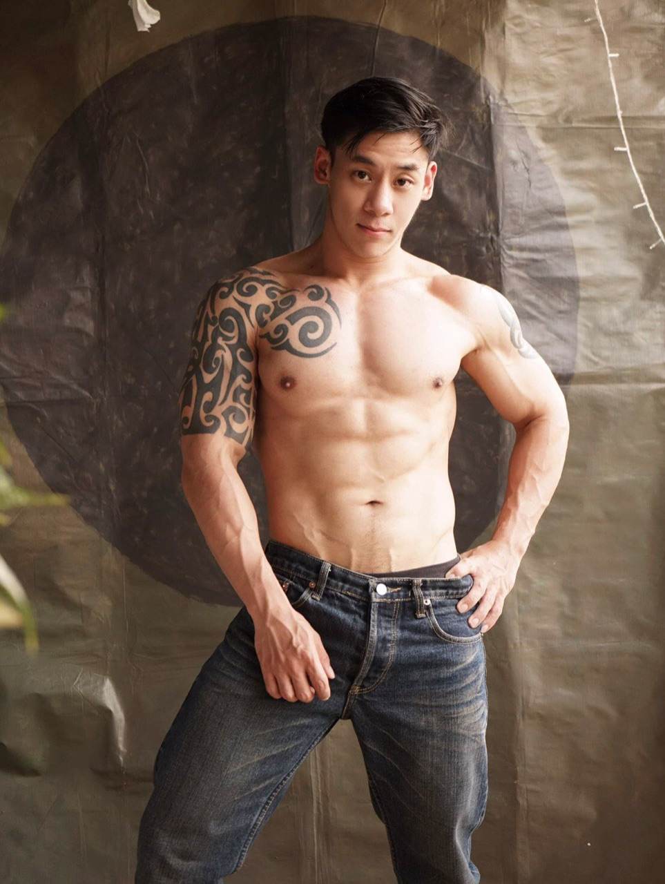 ถอดโชว์เรือนร่าง 2712