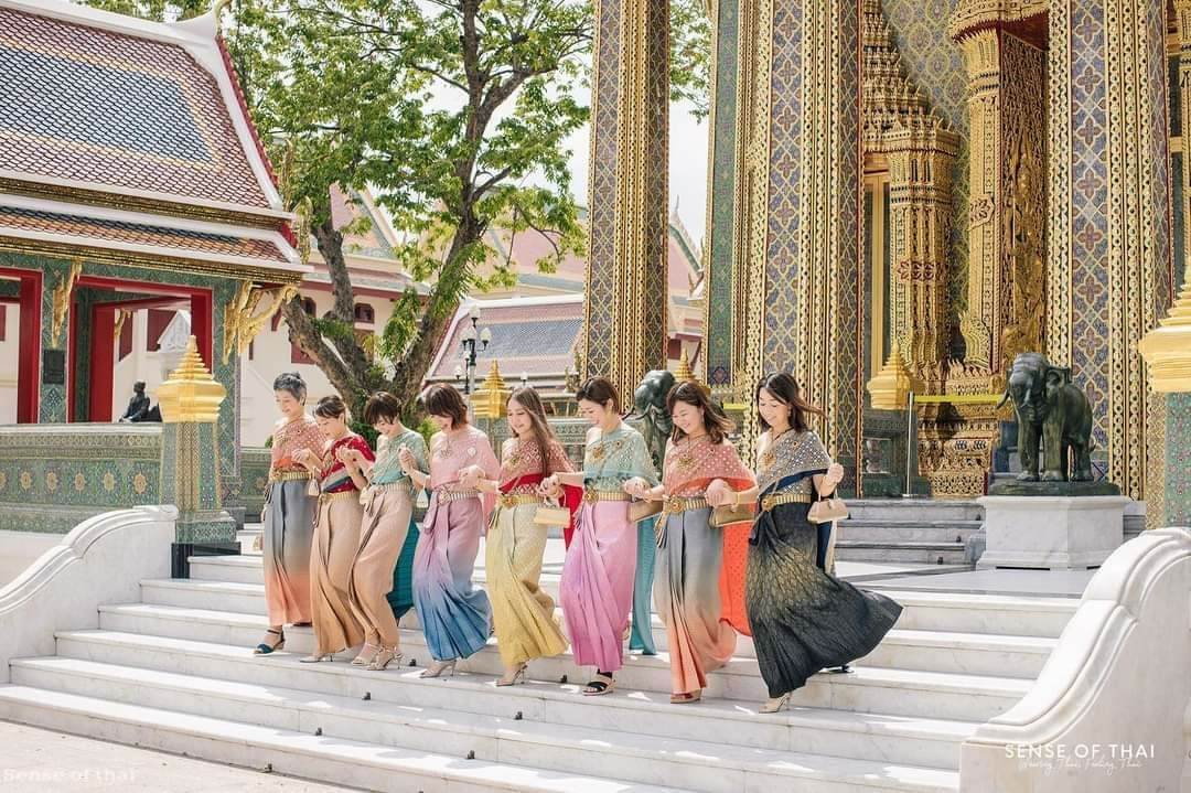 Thailand's national costume:āļāļļāļāļāļĢāļ°āļāļģāļāļēāļāļīāđāļāļĒ