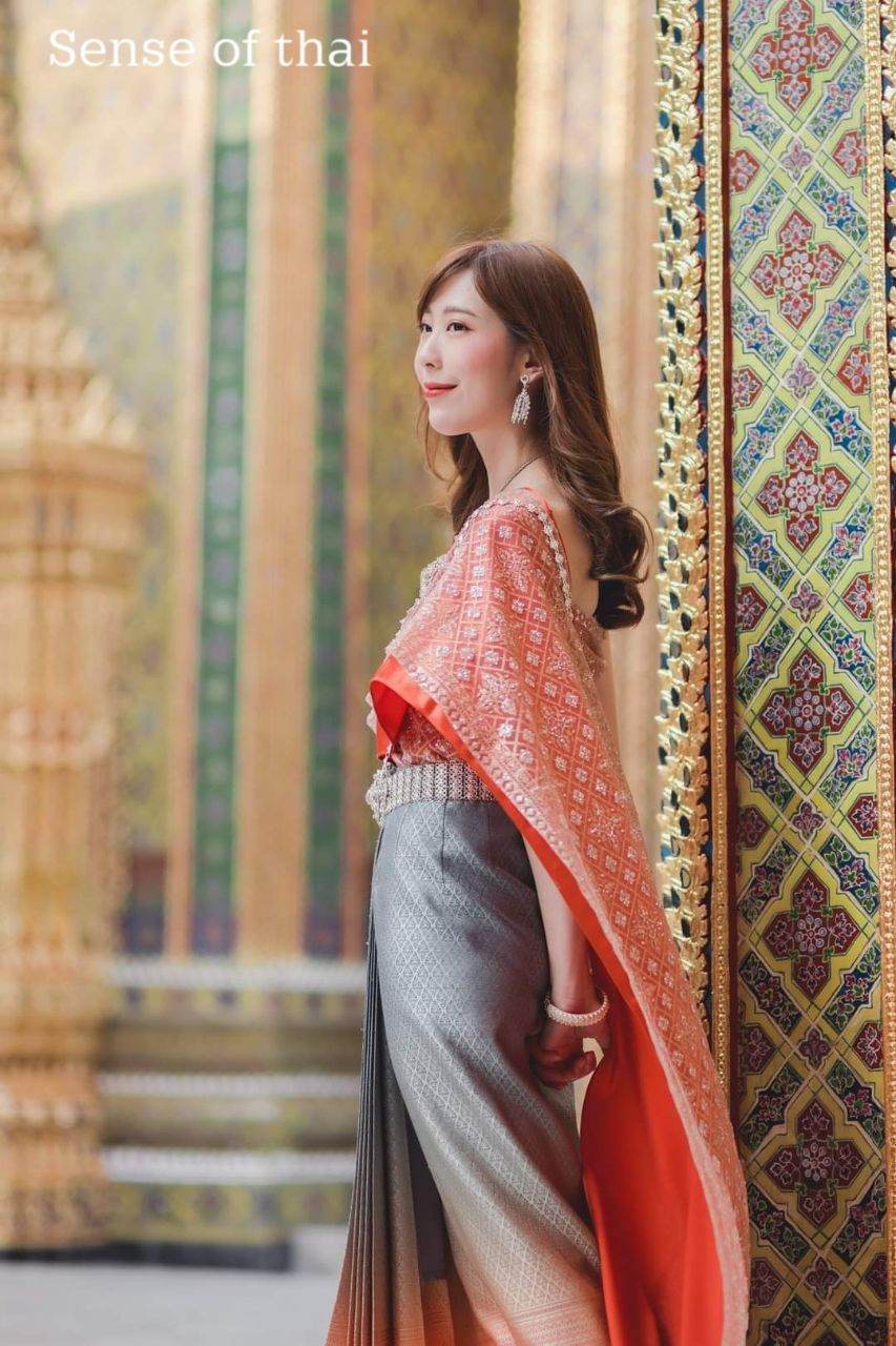 Thailand's national costume:āļāļļāļāļāļĢāļ°āļāļģāļāļēāļāļīāđāļāļĒ