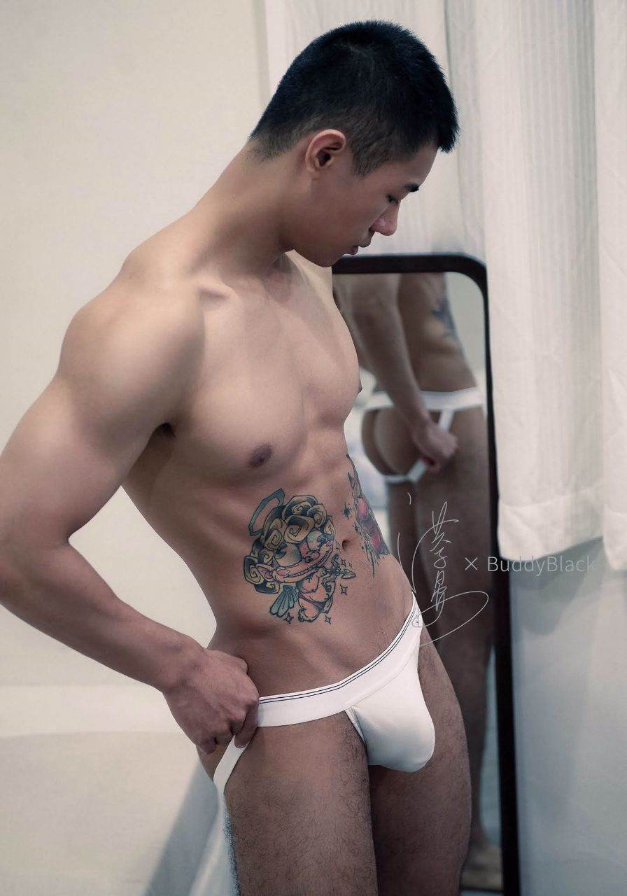 หนุ่มหล่อขึ้นปก 979.5