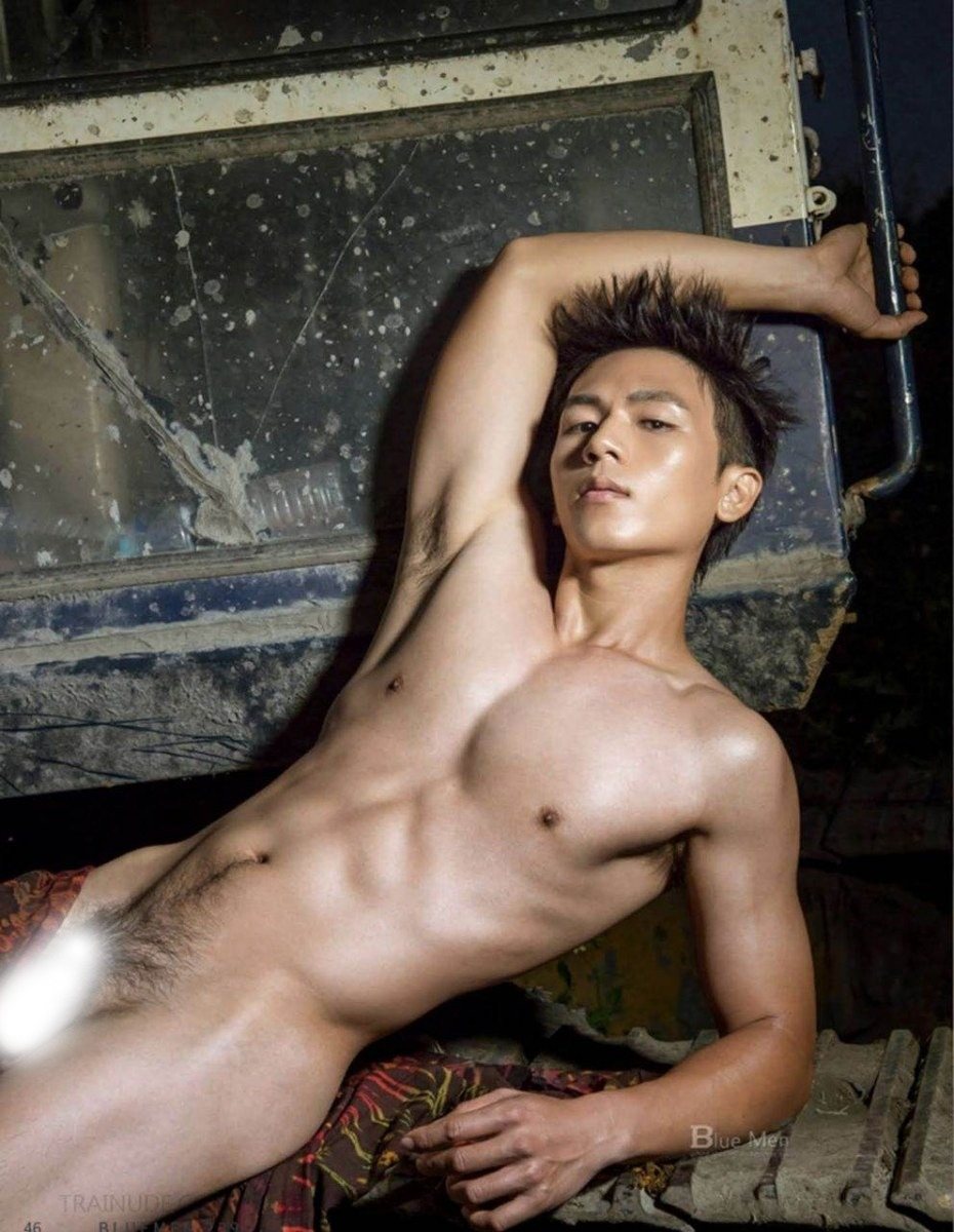 หนุ่มหล่อขึ้นปก 984.2
