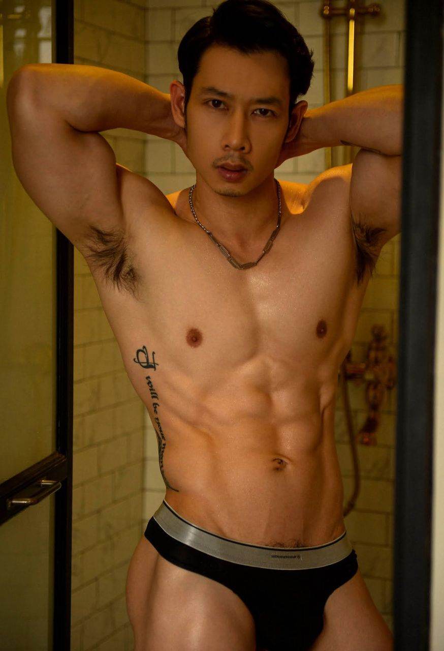 หนุ่มหล่อขึ้นปก 978.6